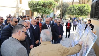محافظ القاهرة ومستشار رئيس الجمهورية يتفقدان بوابة الفتوح (صور)