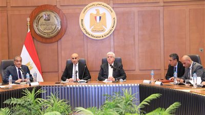 الإعلاميون يواجهون وزير التعليم بـ مخاوف نظام البكالوريا.. تحذير من دمج المواد وتقليل عددها.. التحفظ على إدراج مادة الدين ضمن المجموع.. وقلق من تأثير النظام الجديد على الأسر