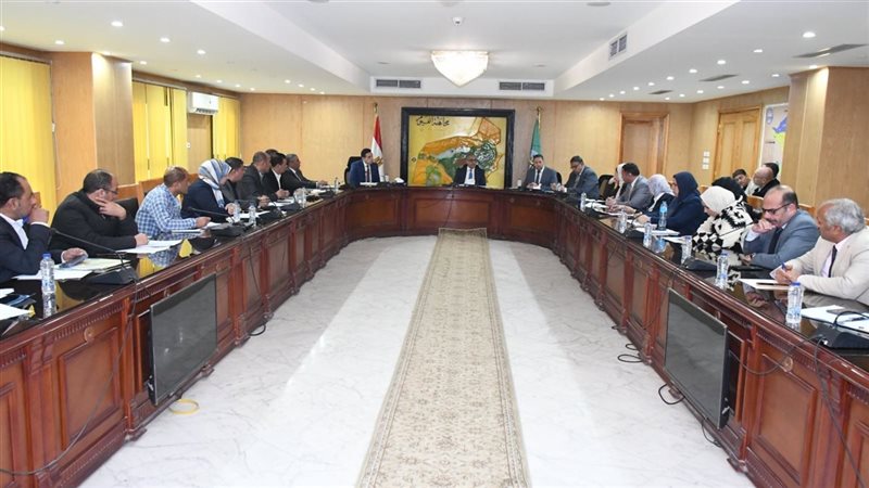 محافظ الفيوم يتابع