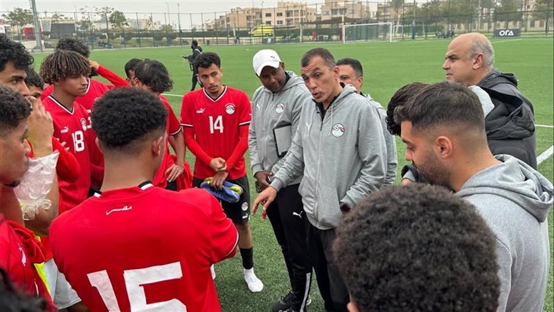 منتخب الشباب في معسكره