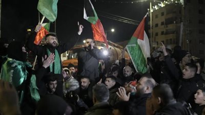 وصول الأسرى الفلسطينيين المفرج عنهم إلى رام الله