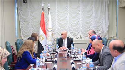 وزير التعليم يبحث مع ممثلي 