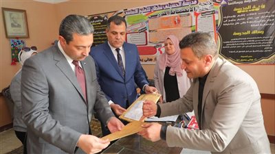 محافظ دمياط يتفقد لجان امتحانات الشهادة الإعدادية (صور)