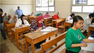  ماراثون الثانوية العامة ينطلق 15 يونيو.. التعليم تكشف الفئات المسموح لها بدخول الامتحانات بنظاميه القديم والجديد.. وتعلن المواد المضافة وغير المضافة للمجموع