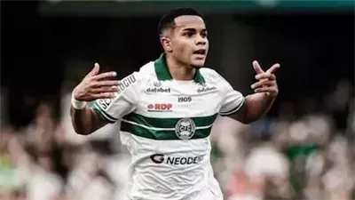 الهلال السعودي يقترب من حسم صفقة كايو سيزار 