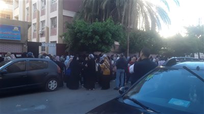 طلاب الشهادة الإعدادية في الإسكندرية: أسئلة امتحاني العلوم والهندسة سهلة (بث مباشر)