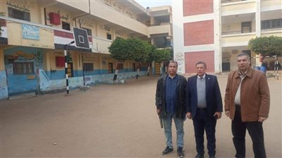 تفاصيل متابعة مدير تعليم البحيرة لامتحانات الشهادة الإعدادية اليوم 