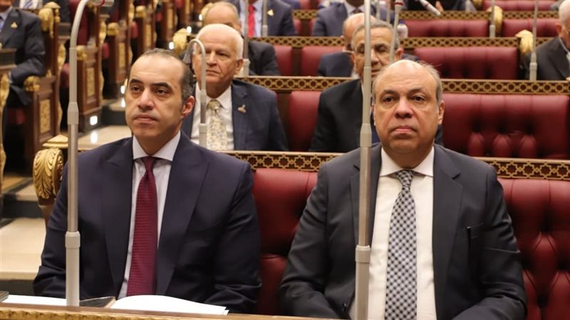 وزير الطيران أمام