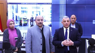 محافظ الإسماعيلية يتفقد الشبكة الوطنية للطوارئ والسلامة العامة