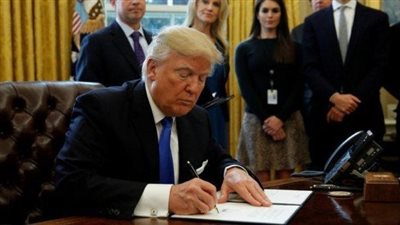خدعتنا ولن يحدث هذا بعد الآن، ترامب يوقع أمرا بالانسحاب من منظمة الصحة العالمية