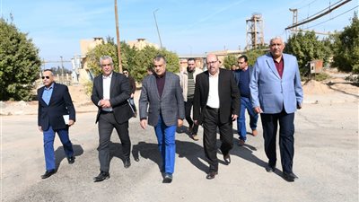 وزير الإنتاج الحربي يتفقد شركة أبو زعبل للكيماويات المتخصصة (مصنع 18 الحربي)