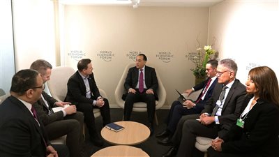 مدبولي يلتقي نائب الرئيس التنفيذي لمجموعة فولفو لعمليات الشاحنات