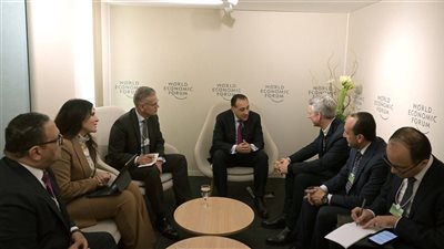 خلال مشاركته بمنتدى دافوس، مدبولي يدعو 