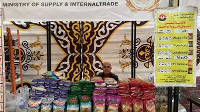 أسعار المنظفات والسلع الغذائية بسوق اليوم الواحد بالزيتون (فيديو وصور)