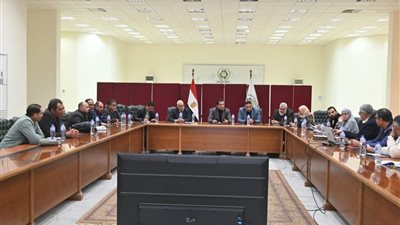 المجتمعات العمرانية تناقش خطط تطوير منظومة الصرف والمياه بالعاشر من رمضان