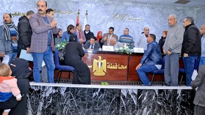 نائب محافظ سوهاج يعقد اللقاء الجماهيري الأسبوعي للاستماع لمطالب المواطنين