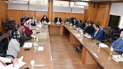 مجلس التعليم بجامعة القناة يوجه بسرعة إعلان نتائج امتحانات الفصل الدراسي الأول (صور) 