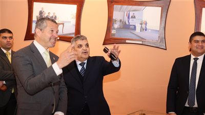 الأمين العام للمنظمة البحرية الدولية يزور متحف قناة السويس (صور)