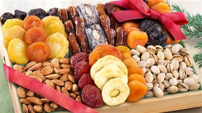 المشمش يبدأ من 360 جنيهًا والقراصيا 340، أسعار ياميش رمضان 2025