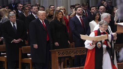 ترامب يحضر صلاة بواشنطن ويستمع لعظة عن 