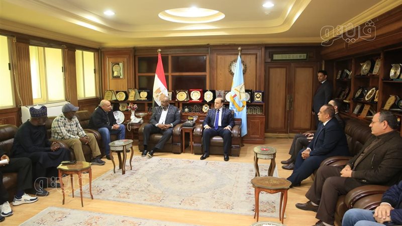 الوزير النيجيري بكفر