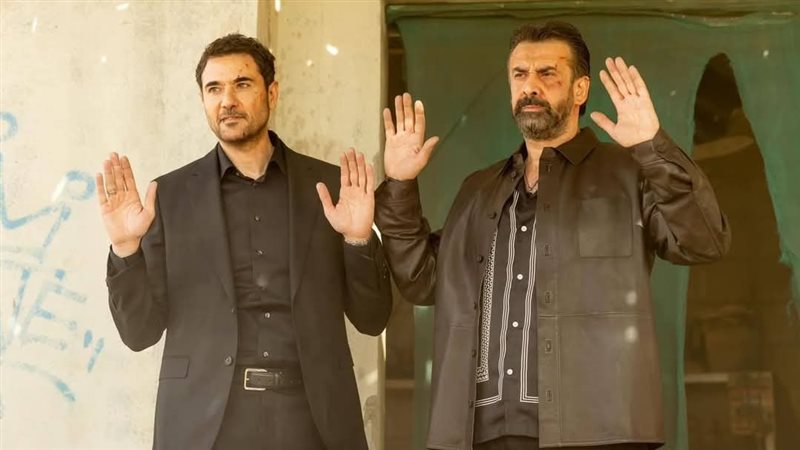 كريم عبد العزيز وعز،