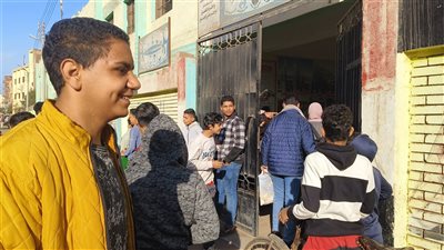 انتظام طلاب الإعدادية داخل 590 لجنة لأداء امتحان الجبر والكمبيوتر بالدقهلية