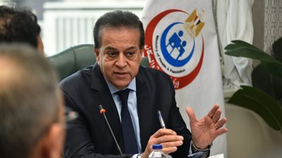 وزير الصحة يشهد توقيع بروتوكول تعاون لاستقدام الخبراء الأجانب لمناظرة المرضى بمستشفيات الوزارة