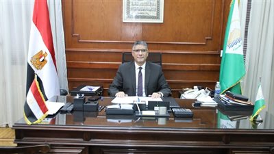 محافظ الجيزة يعتمد حركة ترقيات لـ٩٨٢ موظفًا بالديوان العام والأحياء والمراكز