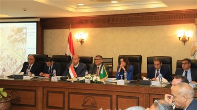 محافظ الجيزة يكلف رؤساء الأحياء والمراكز بعقد لقاء أسبوعي مع المواطنين