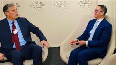 وزير الاستثمار يبحث مع 