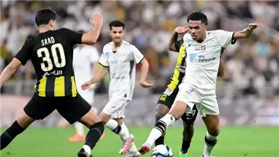 اتحاد جدة يواصل مطاردة الهلال على صدارة الدوري السعودي بثنائية أمام الشباب (فيديو)
