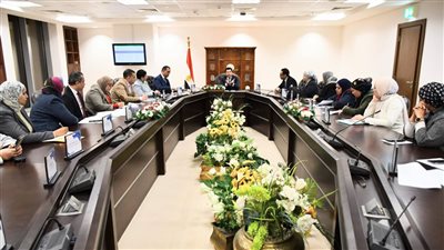 وزير الشباب والرياضة يجتمع باللجنة التنفيذية لبرنامج التنشئة وتنمية الطفولة المبكرة