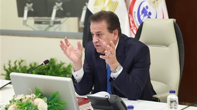 وزير الصحة يبحث تطوير ورفع كفاءة وميكنة كافة الخدمات بالمنشآت الصحية