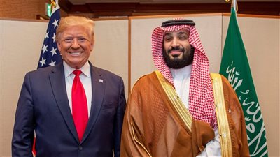 الرئيس الأمريكي يطلب 500 مليار دولار والمملكة ترد بـ600.. العلاقات الاقتصادية بين السعودية وأمريكا في عهد ترامب.. استثمارات تتخطى تريليون دولار.. وهذه أبرز المجالات المستهدفة