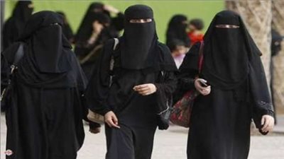 دولة إسلامية تحظر ارتداء النقاب 