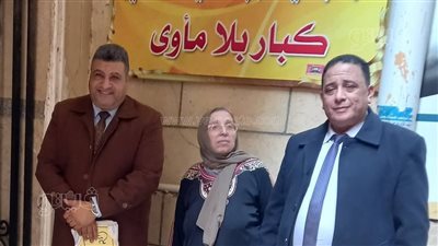 فريق التدخل السريع بالغربية ينجح في إنقاذ مواطنة بلا مأوى (صور)