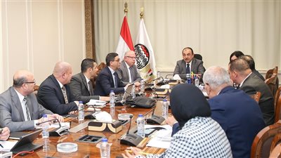 وزير قطاع الأعمال يستعرض مستجدات الموقف التنفيذي للمجمع الصناعي الجديد بكفر الدوار