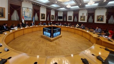 محافظ القاهرة يناقش بدء تنفيذ المرحلة الثالثة لتطوير القاهرة الخديوية