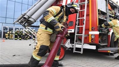 بلغت مساحته 10 آلاف متر مربع، طواقم الإطفاء الروسية تخمد حريقا هائلا قرب موسكو