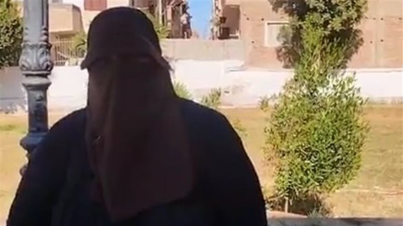 والدة طالب تعرض للطعن