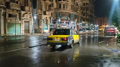 أمطار غزيرة تضرب شوارع الإسكندرية