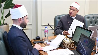 أسامة الأزهري يلتقي مدير مديرية أوقاف سوهاج لمتابعة الانضباط الإداري والدعوي