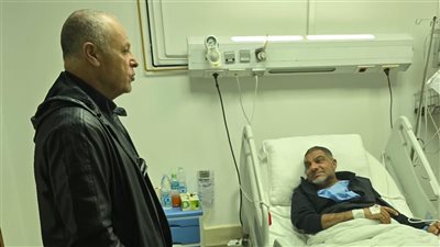 أبو ريدة يزور رئيس الاتحاد الموزمبيقي بعد تعرضه لأزمة صحية في مصر 