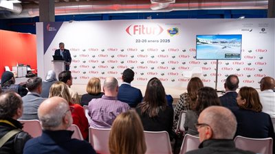 وزير السياحة يعقد مؤتمرًا صحفيًا بالمعرض السياحي الدولي FITUR 2025