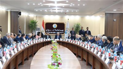 هددوا بالعودة، ثورة أعضاء هيئة التدريس المعارين بالخارج بعد قرار الـ 4 آلاف دولار