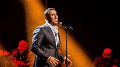 وقفوا لحظة صعوده المسرح، استقبال أسطوري لـ كاظم الساهر في حفله الحاشد بالمغرب (فيديو)