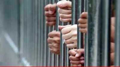 حبس سائق وعاطل بتهمة النصب على أسر نزلاء مراكز الإصلاح والتأهيل