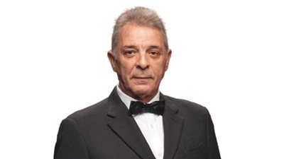  محمود حميدة مشرف دار رعاية في مسلسل ولاد شمس