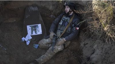 مستشار ترامب: كييف خسرت جنودا يفوق ما خسرته أمريكا في الحرب الكورية والفيتنامية